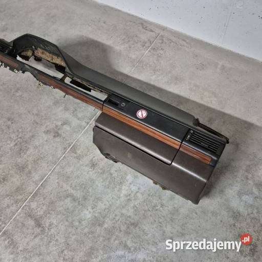 Mercedes 124 w124 deska czarna brąz nie popekana Koszalin