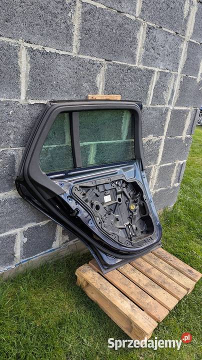 Mercedes w205 lewe tylne drzwi 890 osobowe Sieradz