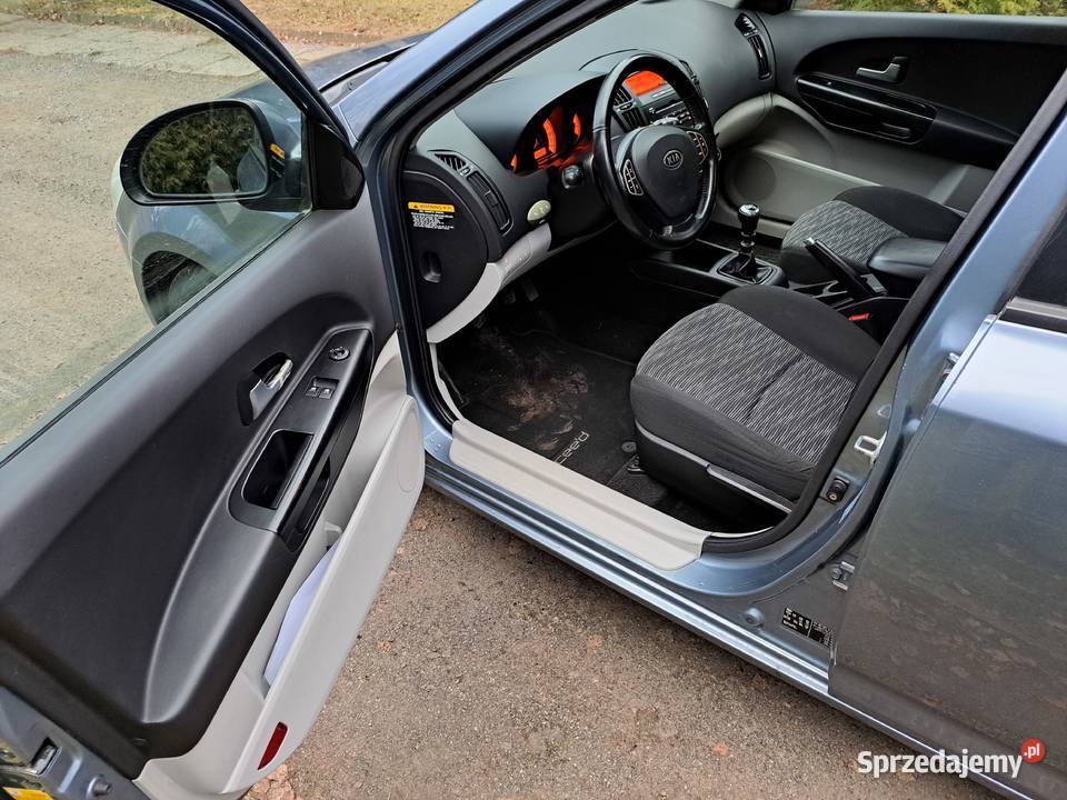 KIA CEED 14 benzyna 2 komplety kół bez korozji Sandomierz sprzedam