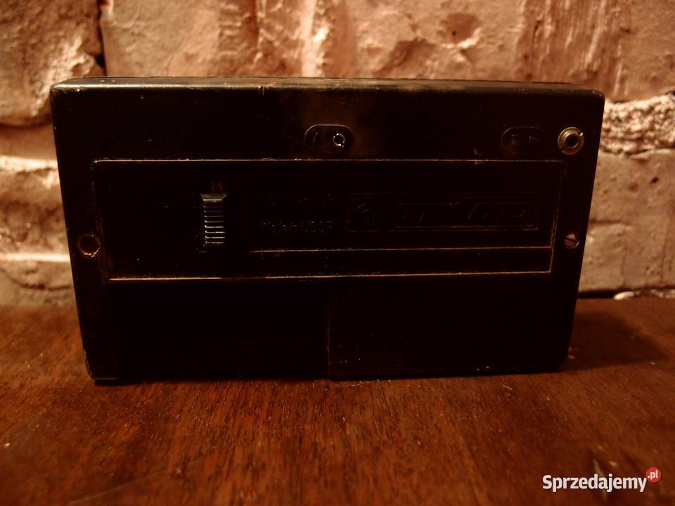 Z dawnych lat zabytkowe radio Neywa 402 antyk z Łódź
