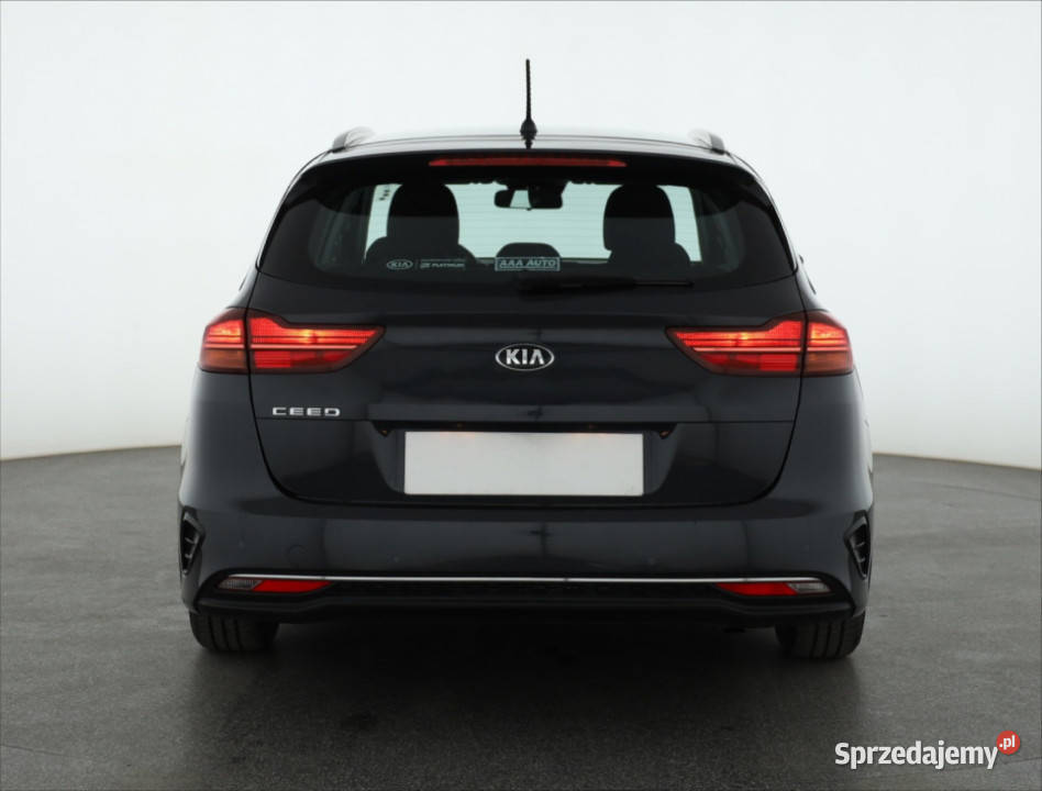 Kia Ceed 16 CRDi nieuszkodzony Piaseczno sprzedam