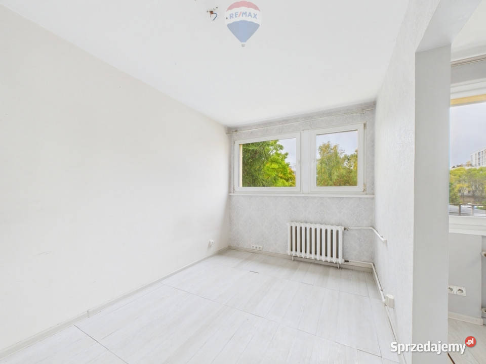 Galerii Mokotów i metra 2 pokoje z balkonem sprzedam