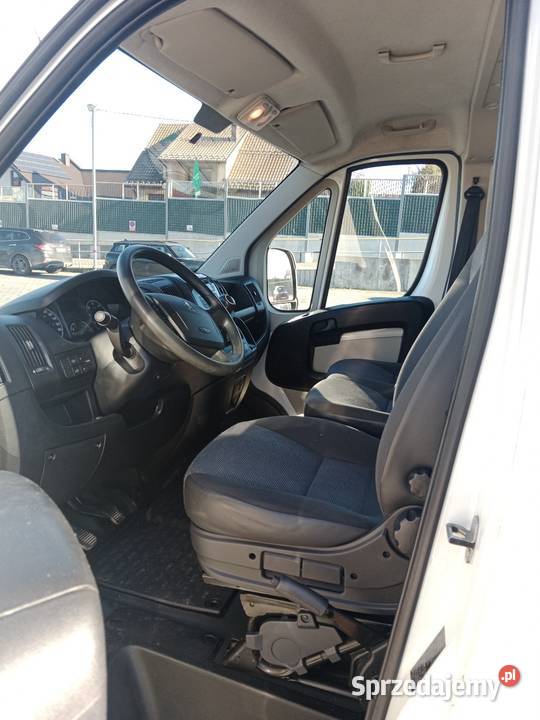 Sprzedam samochód dostawczy