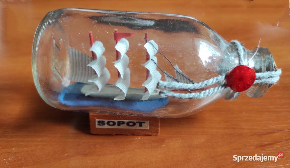 Statek w szkle i szkatułka drewniana pamiątki Warszawa