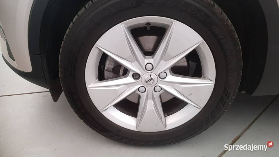 Volvo XC 40 B3 Core aut Z Polskiego Salonu Rok produkcji 2023 Warszawa