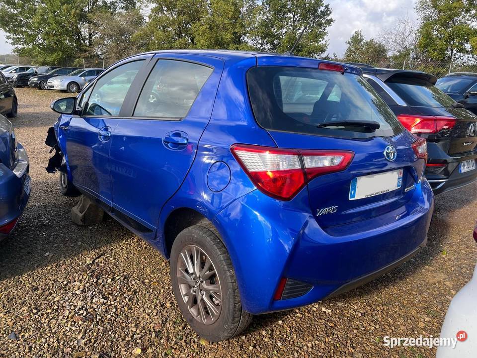 TOYOTA Yaris Hybride 100H Dynamic FL139 Przemyśl