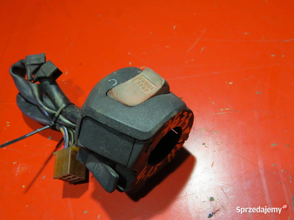 HONDA HORNET 600 PC36 03 przełącznik prawy