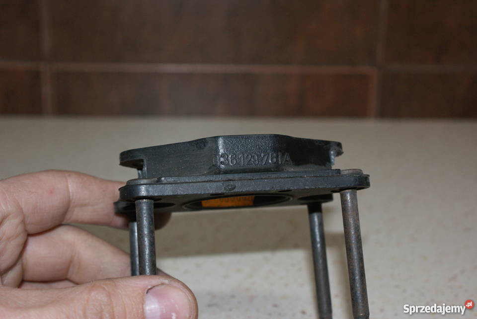 podstawa gażnika wtrysku 036 129 761 a Białobrzegi