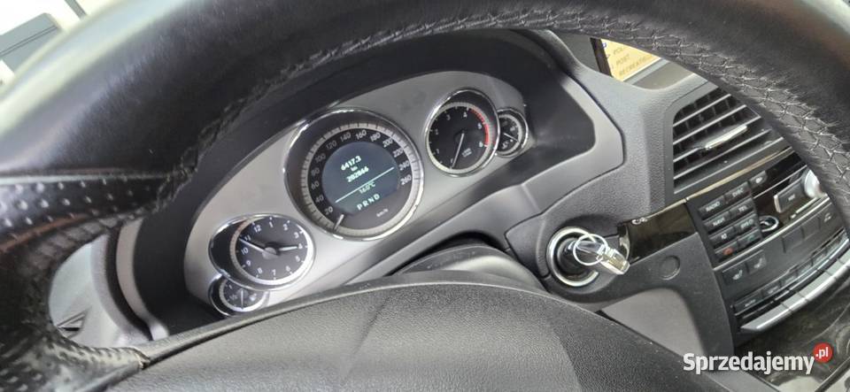 zadbany mercedes e220 Świdnica