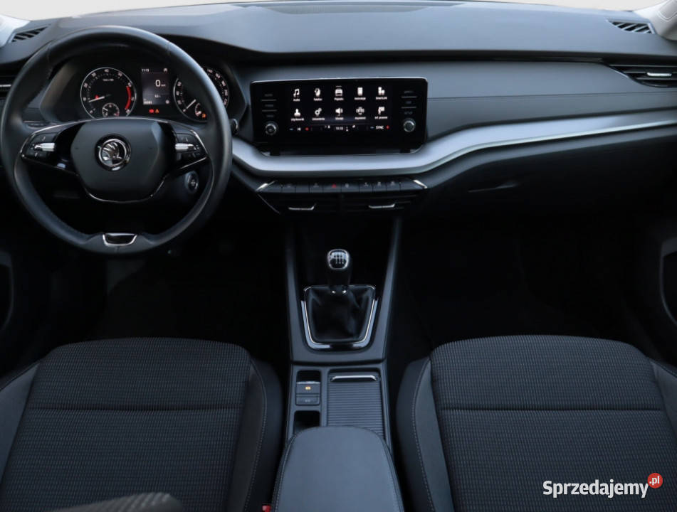 Skoda Octavia 15 TSI asystent pasa ruchu Katowice