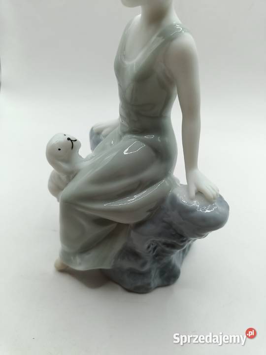 Figurka dziewczyna blondyna z pieskiem Porcelana i szkło sprzedam