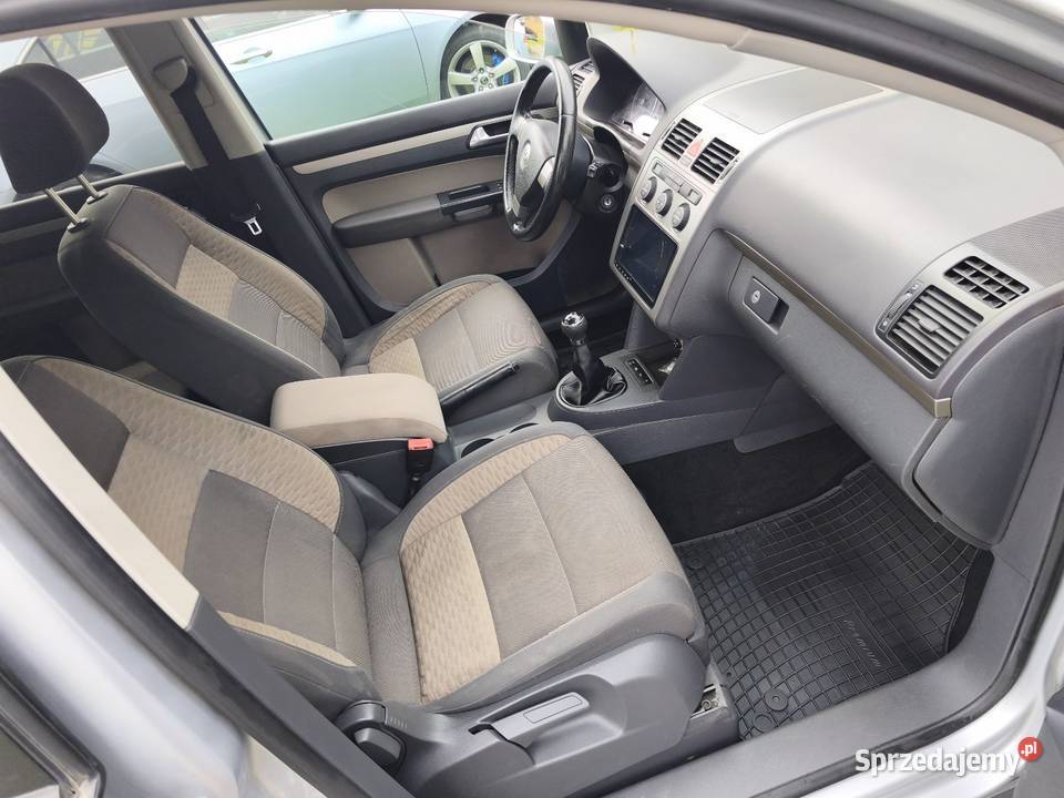 Volkswagen Toruan Cross 7 osób Hak Wieleń
