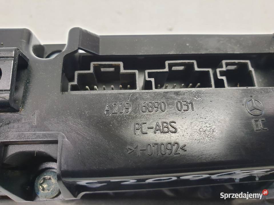 Mercedes CLK W209 PANEL STEROWANIA A2096890031 Panele sterowania, przełączniki