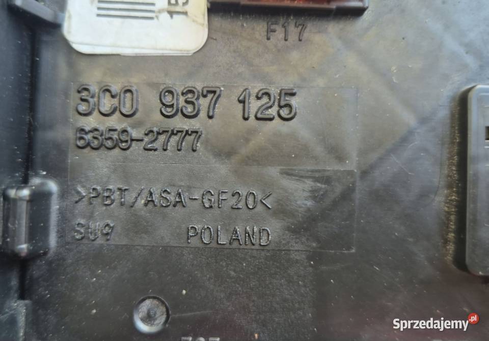 SKRZYNKA BEZPIECZNIKÓW VW PASSAT B6 3C0937125