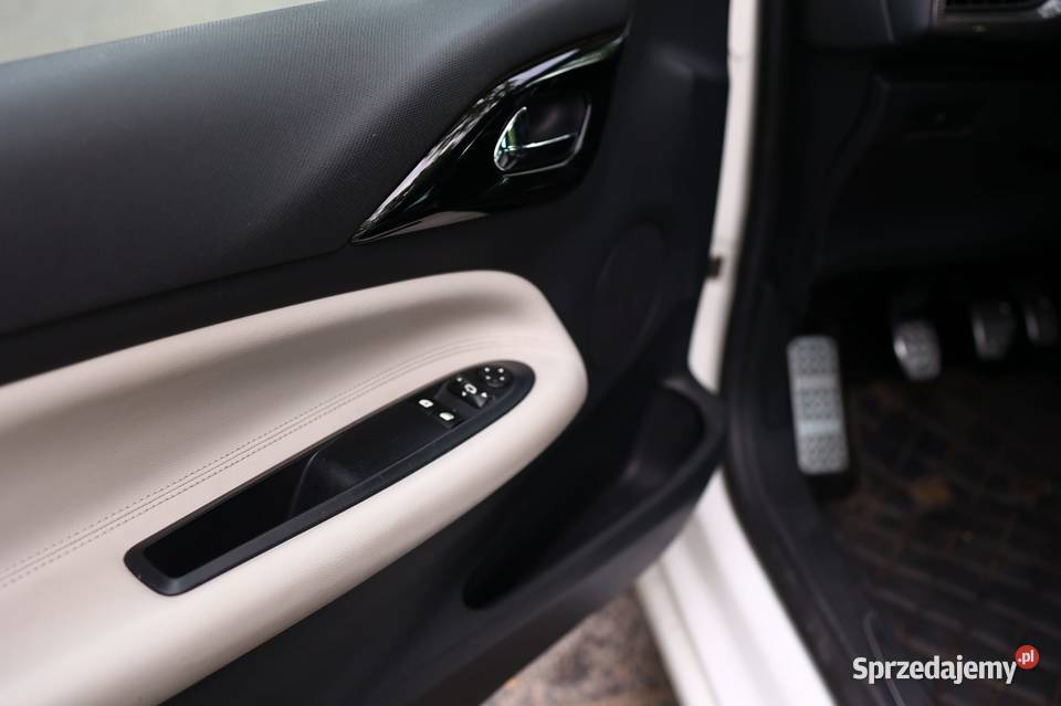 Citron DS3 16THP 2011 Rok produkcji 2011 Głogów