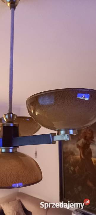 Trzyramienny żyrandol z kloszami w stylu Art