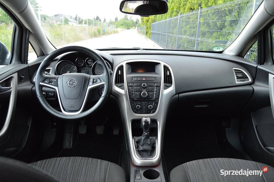 Opel Astra J 14 Turbo BixenonLED pedantycznie Rok produkcji 2011 dolnośląskie
