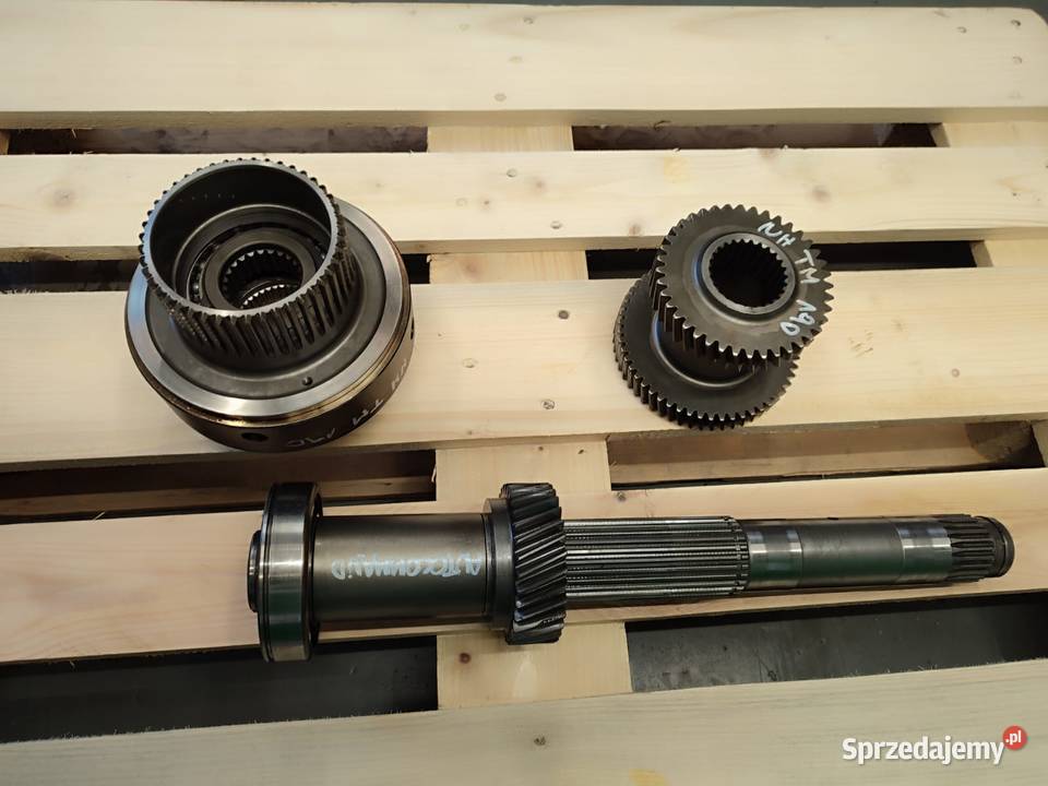 Wałek tryby skrzyni biegów Holland TM190