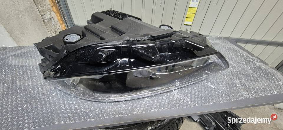 Vw passat b8 Lampy przód komplet Człuchów