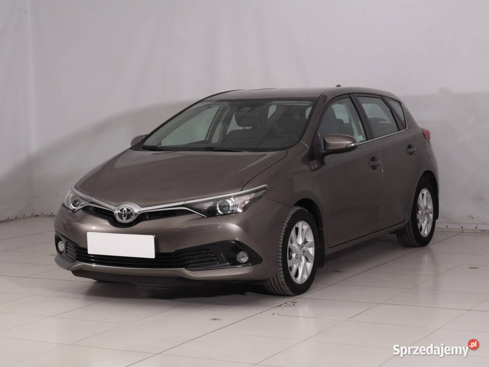 Toyota Auris 16 Valvematic wielofunkcyjna kierownica