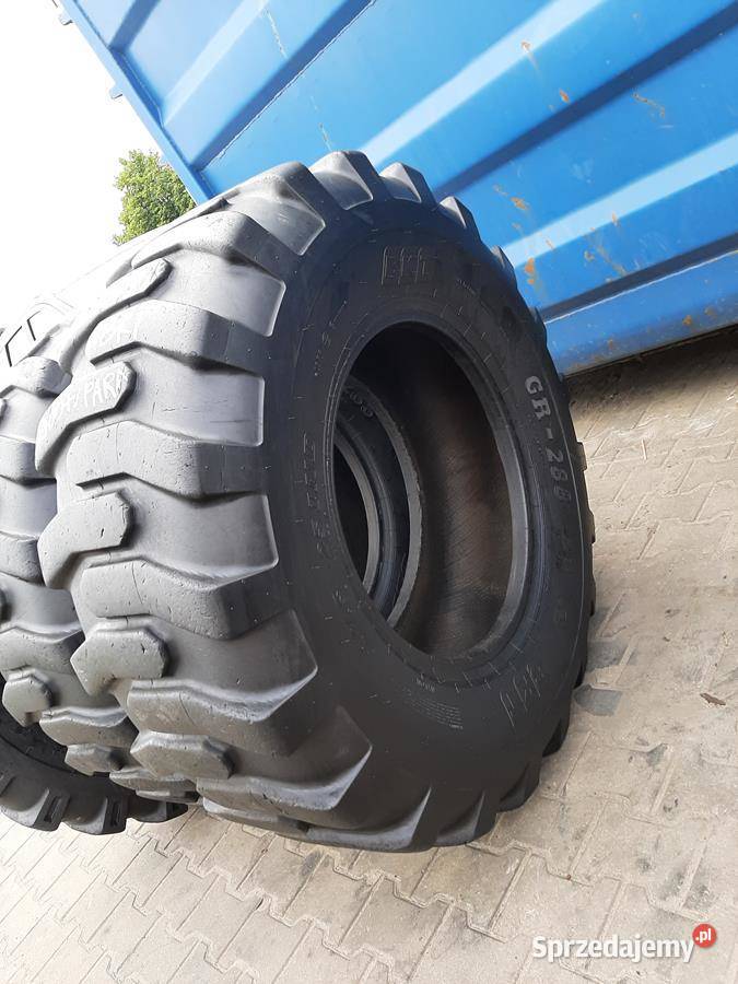 2x Opona używana przemysłowa 17525 175R25 BKT Zaścianki