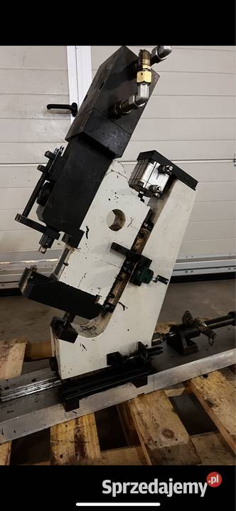 Klinczarka hydrauliczna nitownica
