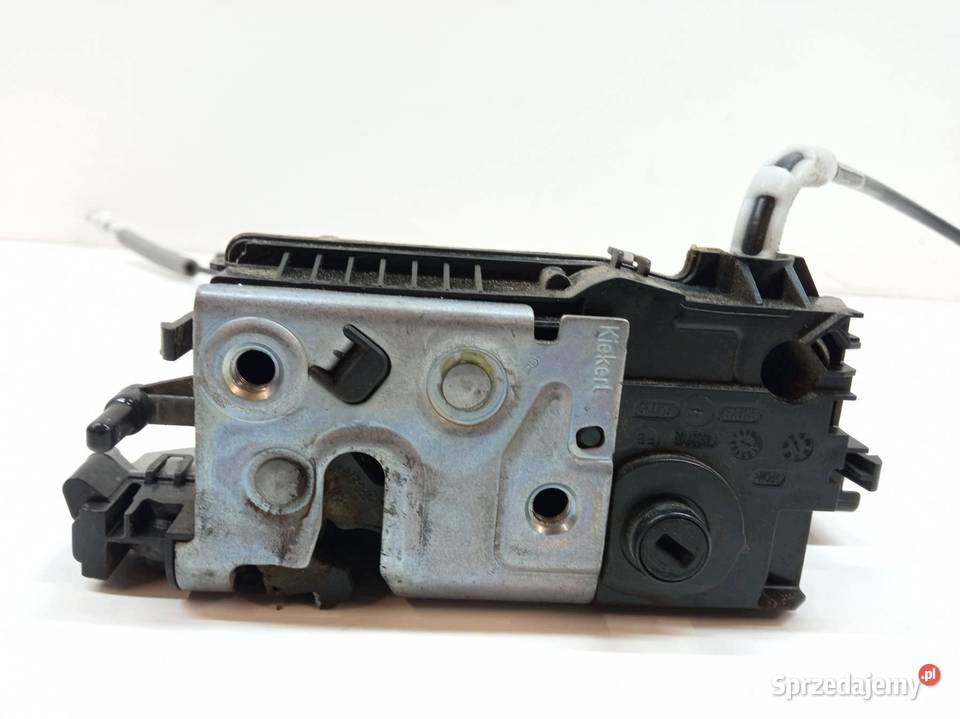 ZAMEK DRZWI TYŁ PRAWY 9688080980 Peugeot 2008 I sprzedam