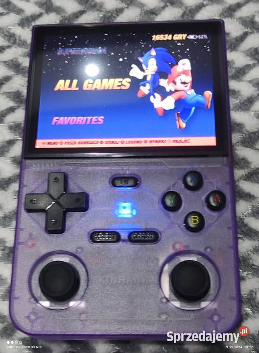 Przenośna konsola do gier ma wgrane ponad 16 000 Elektronika Lubliniec