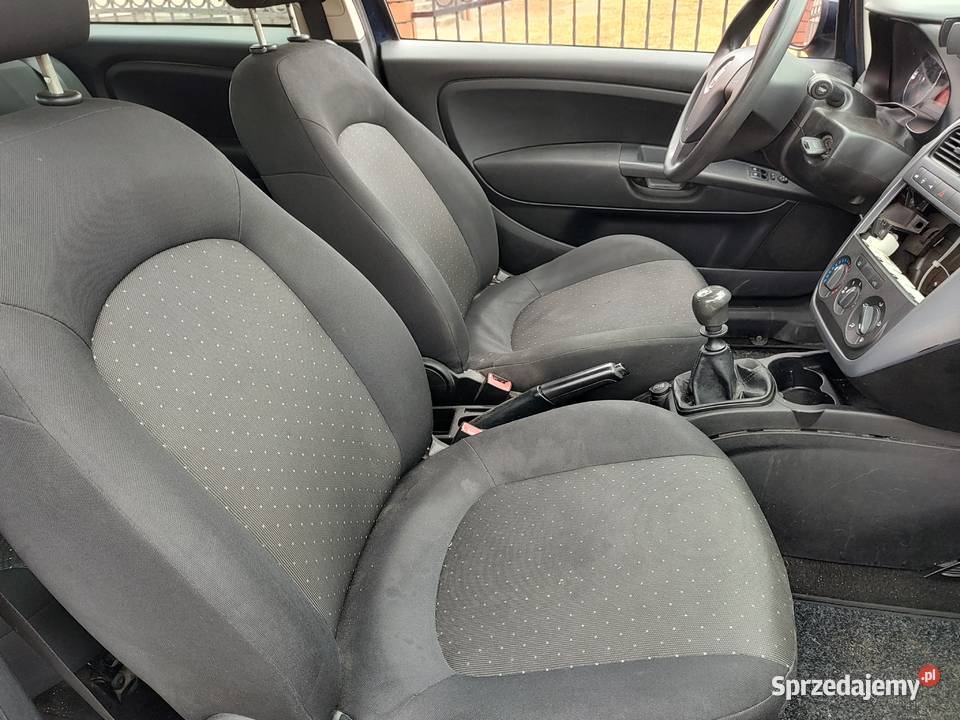 FIAT GRANDE PUNTO 12 Benzna zarejestrowany centralny zamek Grande Punto Leszno sprzedam