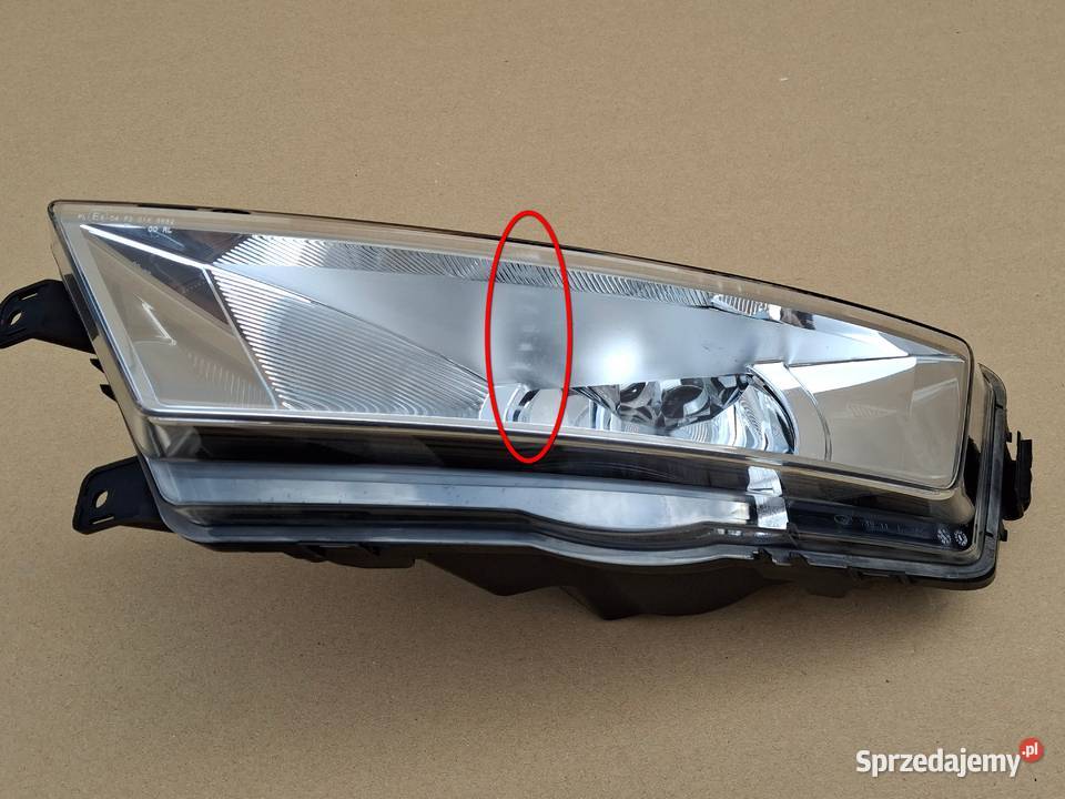 SKODA RAPID HALOGEN LEWY LAMPA PRZECIWMGIELNA osobowe lubuskie Bieleń