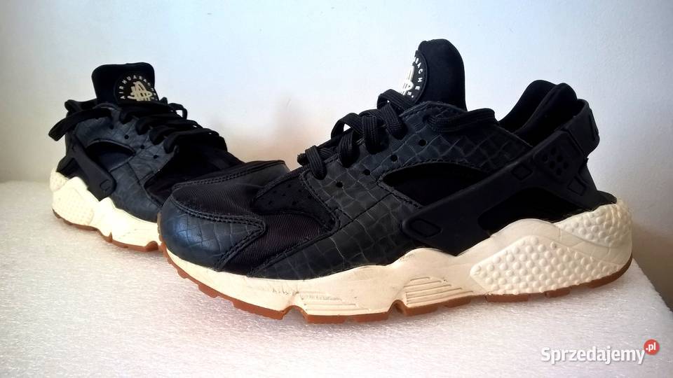 NIKE WMNS AIR HUARACHE RUN PRM podkarpackie