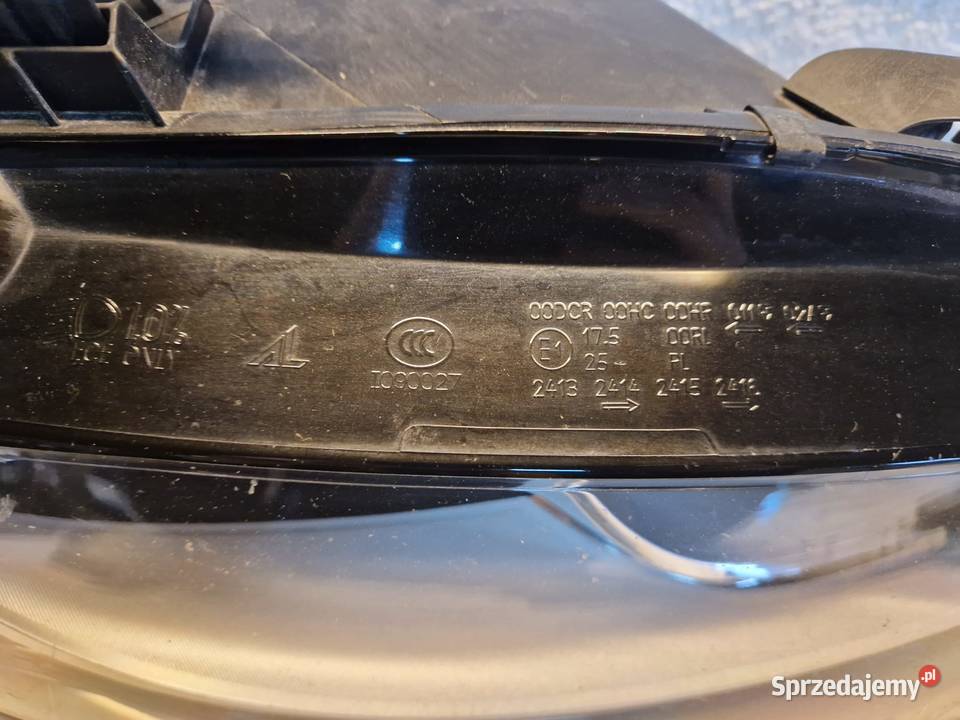 Lampa Audi A4 B8 przed liftem 20082012Prawa lewa Kwilcz