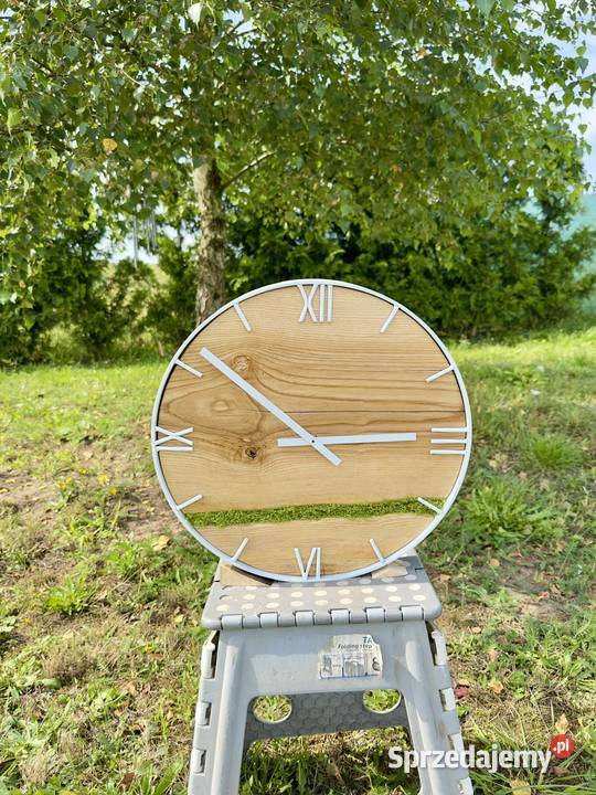 Zegar ścienny z drewna jesionowego z mchem 40 Lubasz
