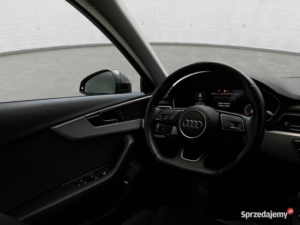 Audi A4 Limousine B9 2015 Komorniki