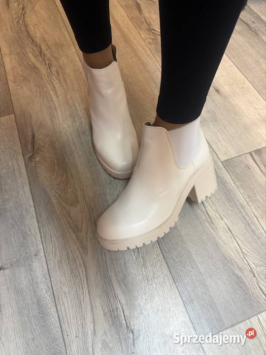 39 Rainbow Kremowe botki kowbojki nowe małopolskie