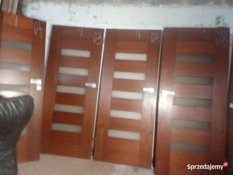 Drzwi wewnętrzne brązowe z ościeżnicą regulowane