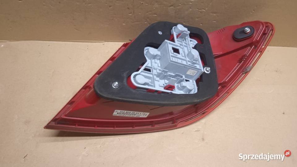 MERCEDES W204 SEDAN LAMPA TYŁ LEWA wielkopolskie Zbierkowo