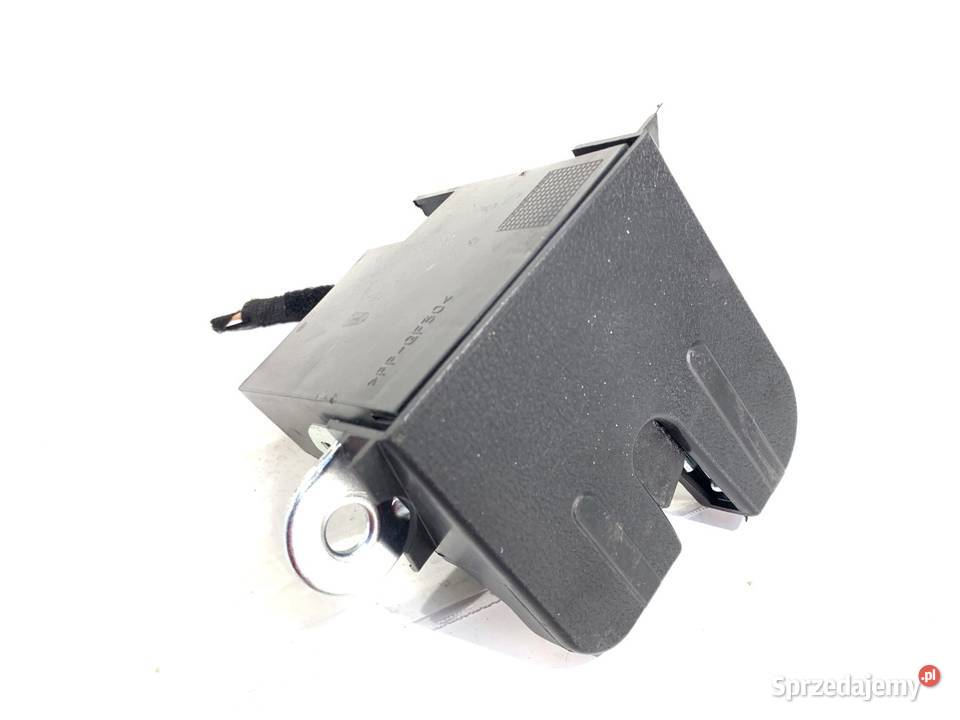 ZAMEK KLAPY TYŁ VW GOLF VI Hatchback 0814