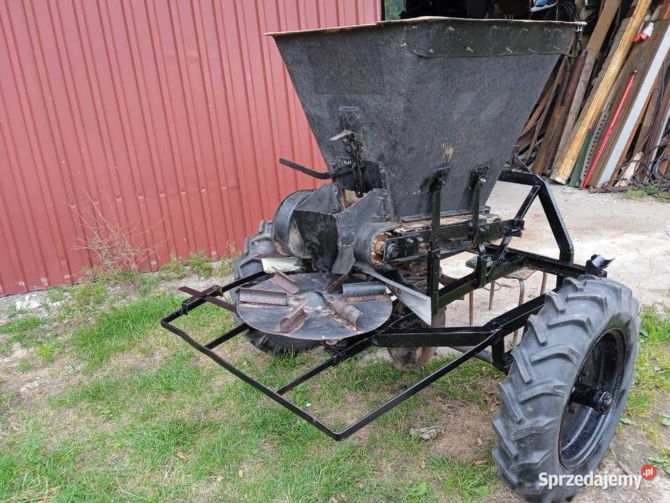 Rozsiewacz Kos zawieszany Cmolas