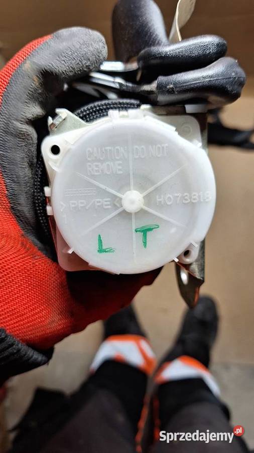 PASY BEZPIECZEŃSTWA KOMPLET TYŁ TOYOTA YARIS III Pasy bezpieczeństwa Brzesko