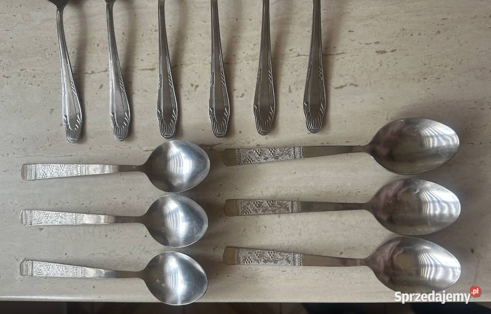 Zestaw sztućców 18 sztuk łyżek stołowych z lat łódzkie Łódź
