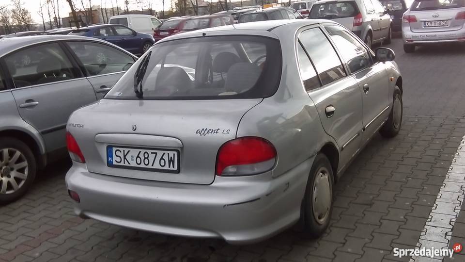 Hyundai Accent 13 benzyna przebieg 153000 Hatchback Katowice