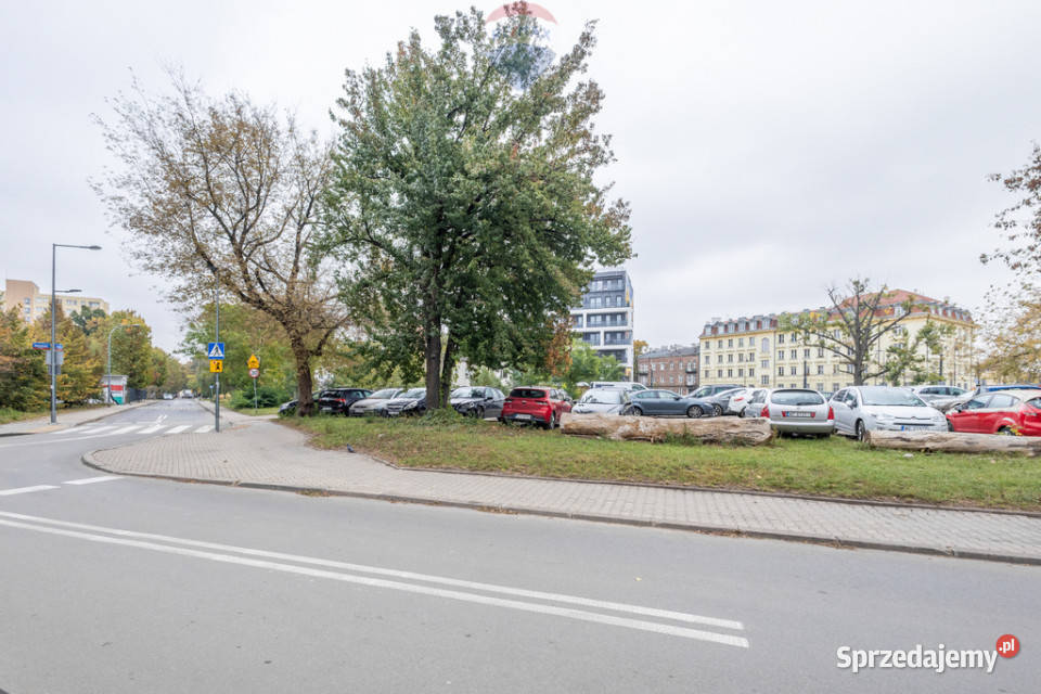 Lokal z charakterem cegła i duże witryny sprzedam