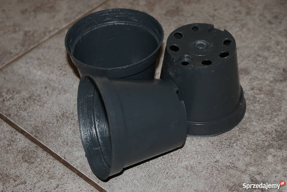 Doniczki produkcyjne śr 8 02L 15 czarne 87gr Siewierz sprzedam