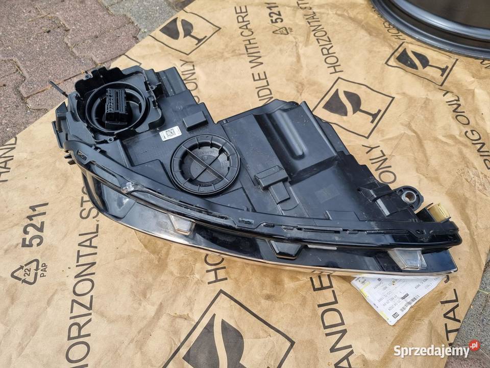 LAMPA LEWA PRZEDNIA PRZÓD FULL LED VW GOLF VIII osobowe sprzedam