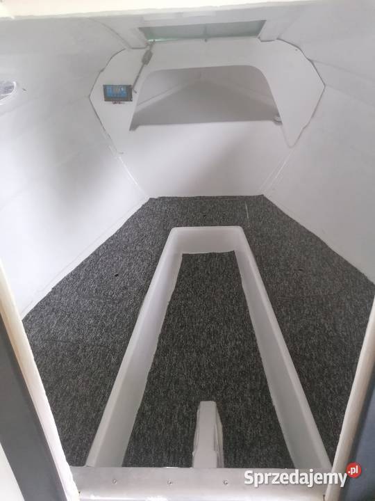 JACHT LEKKI KABINOWY BEZ2 z napędem elektrycznym Krosno