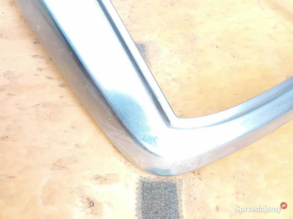 Atrapa grill Mercedes 123
