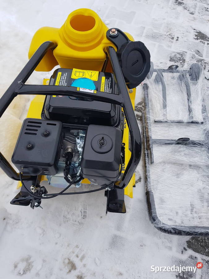 Nowa zagęszczarka Komatsu ZL32HT Budowa opolskie Kamionka