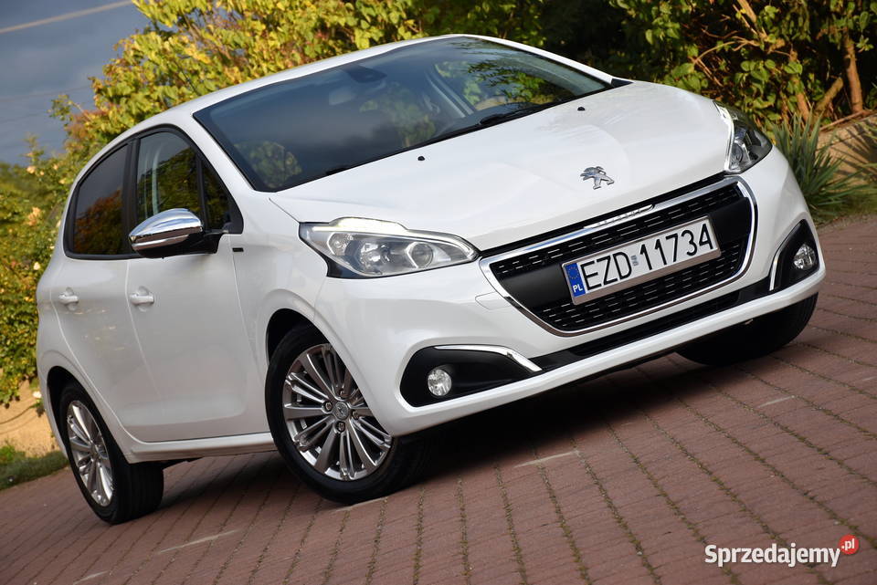 Peugeot 208 I LIFT SIGNATURE HDi 67155 5drzwi Zduńska Wola