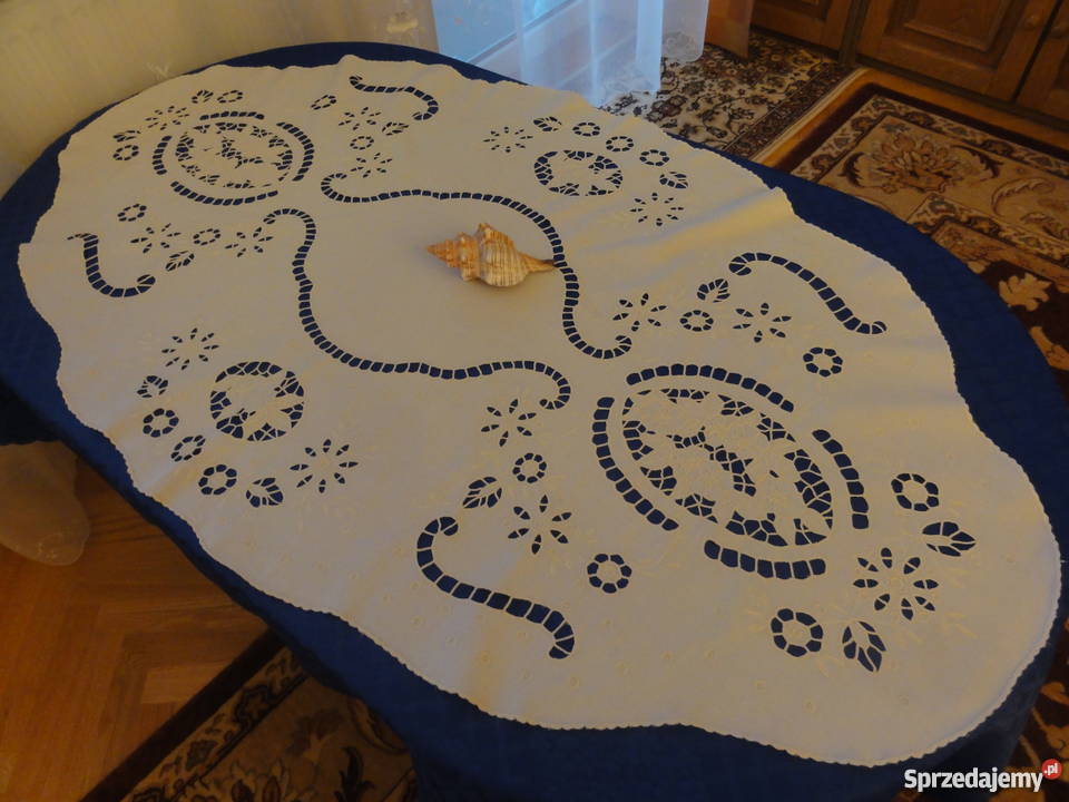 Serweta bieżnik biały wyszywany ręcznie haftem Lublin